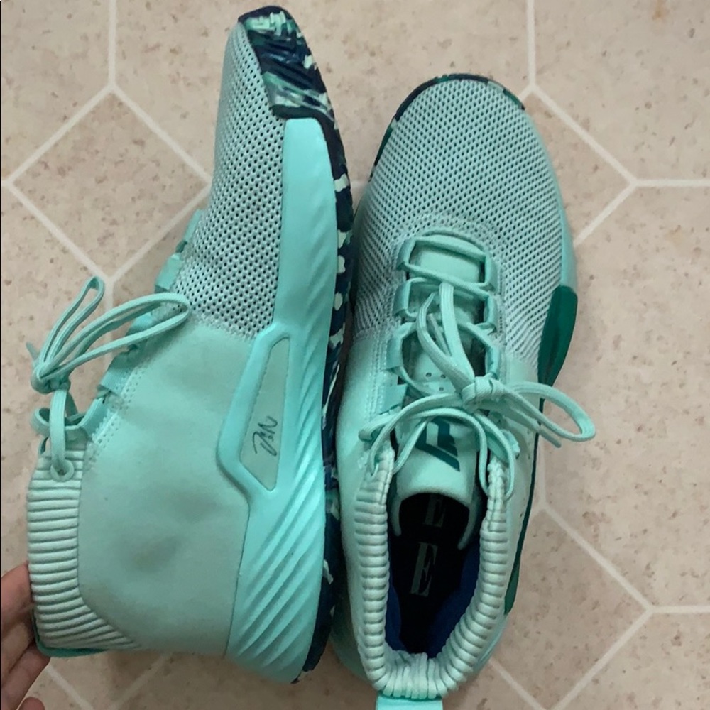 Dame Lillard Adidas